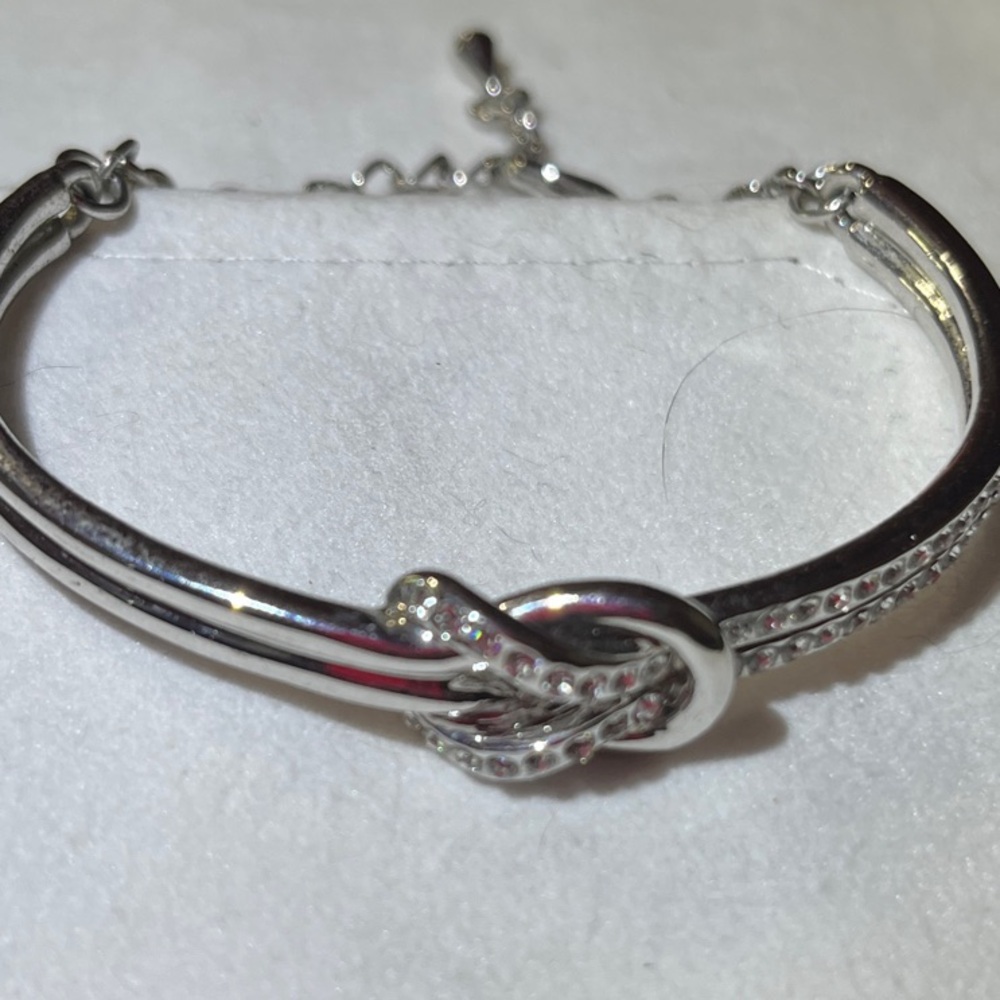 Elegant Silver Bracelet with Crystals